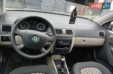 Хэтчбек Skoda Fabia 2006 в 