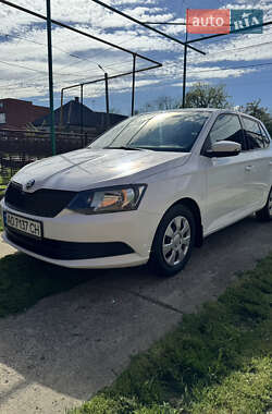 Хэтчбек Skoda Fabia 2015 в 