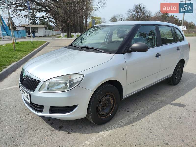 Універсал Skoda Fabia 2011 в Полтаві