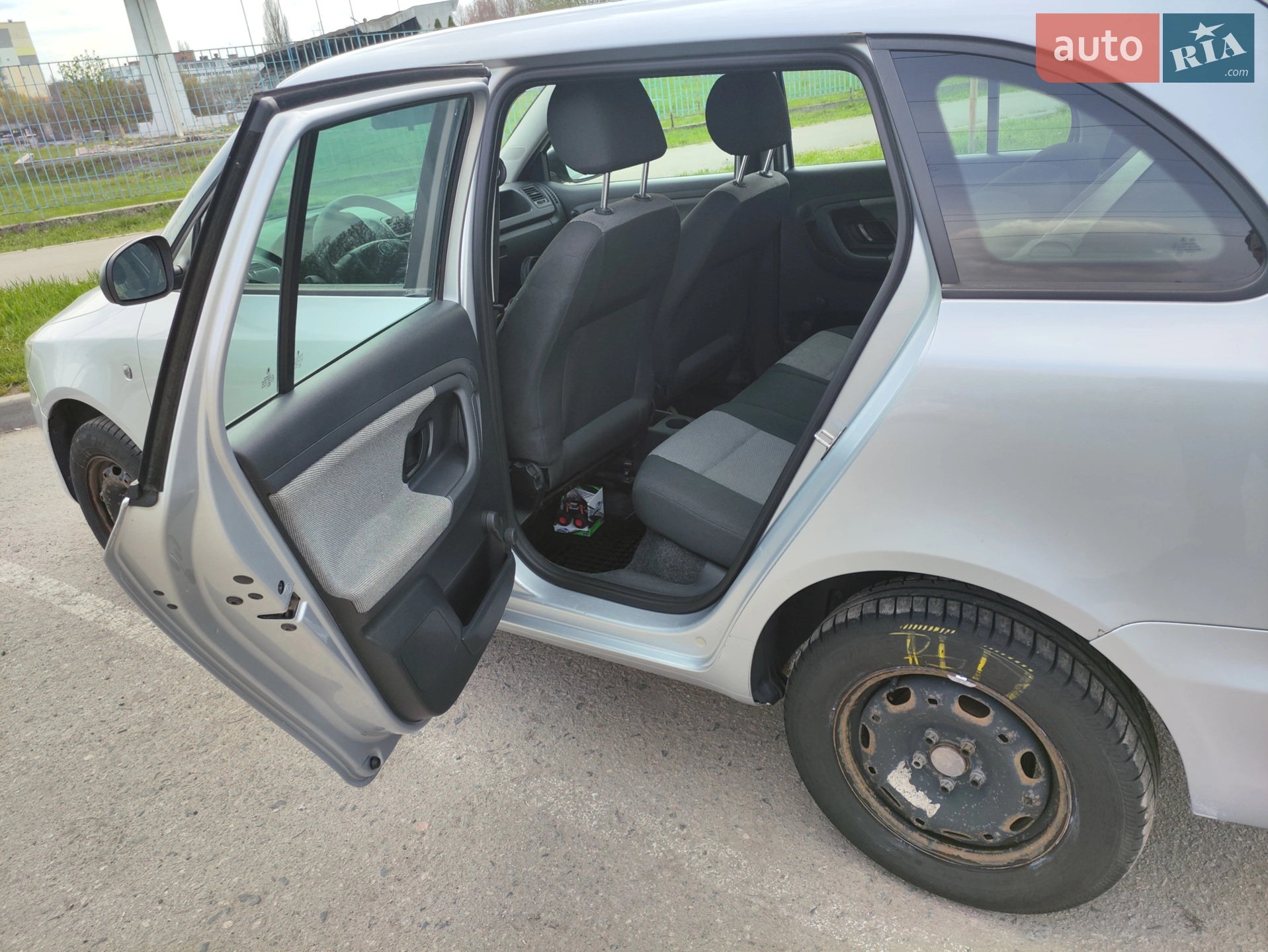 2011 Skoda Fabia - мініатюра 10