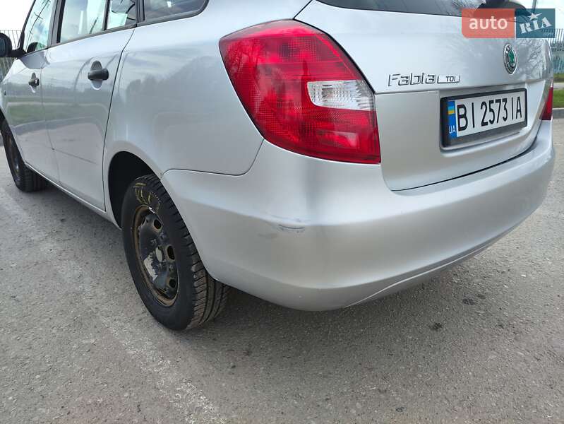 Універсал Skoda Fabia 2011 в Полтаві