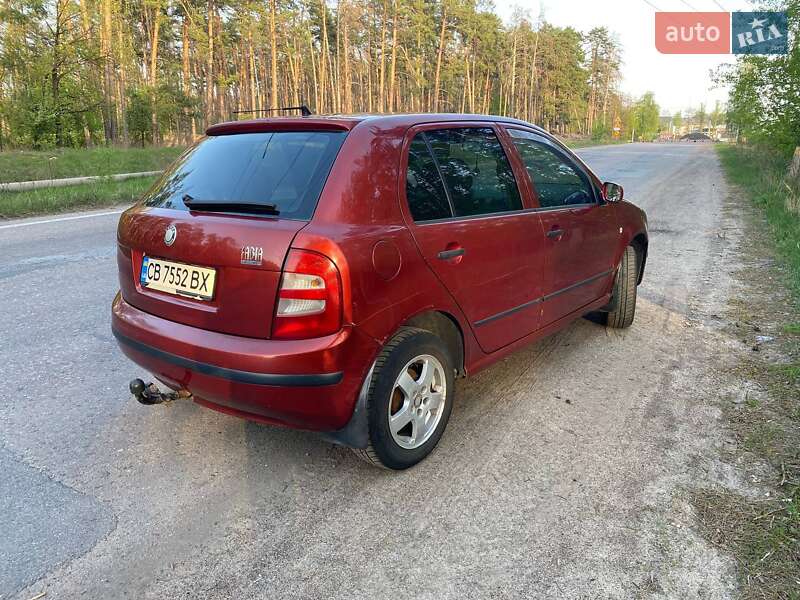 Хэтчбек Skoda Fabia 2003 в Чернигове