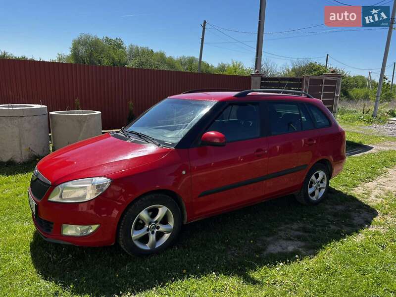 Універсал Skoda Fabia 2012 в Ужгороді