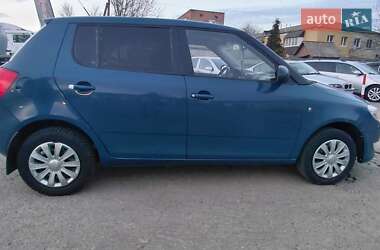 Хэтчбек Skoda Fabia 2010 в 