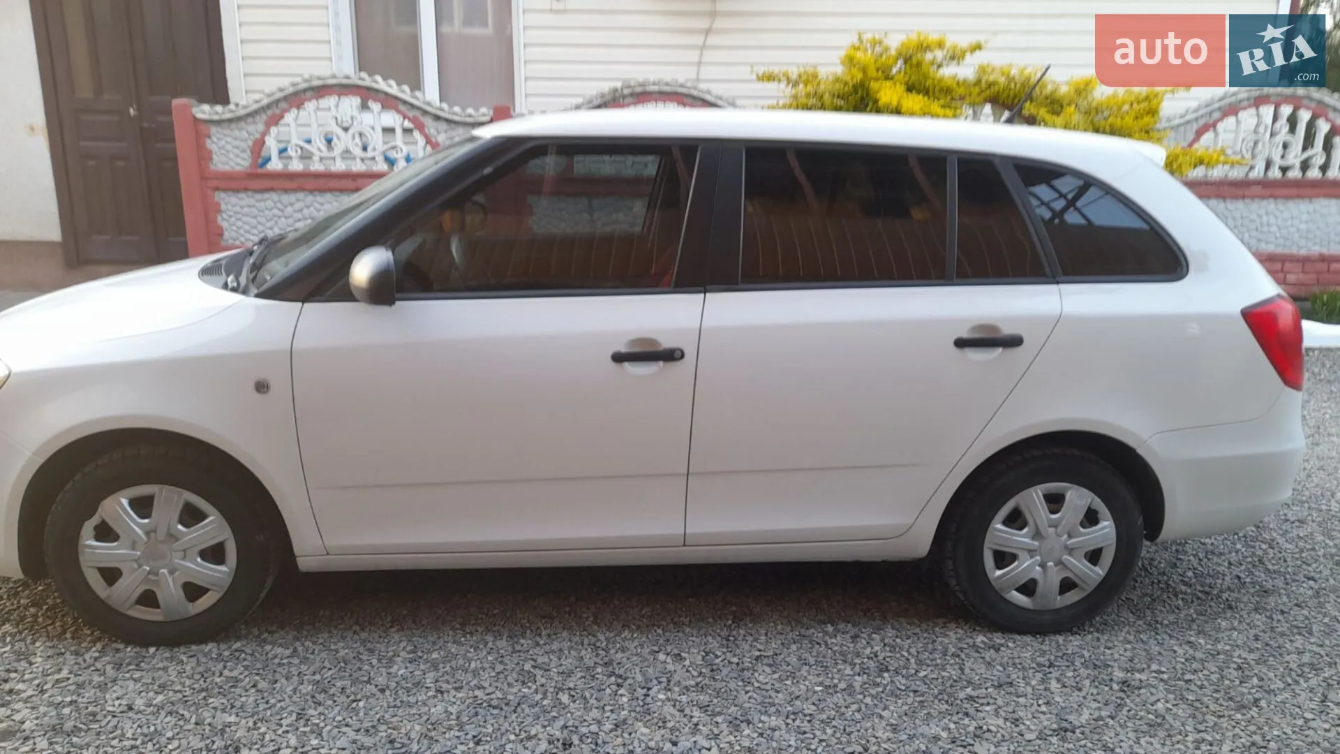 2011 Skoda Fabia - мініатюра 4