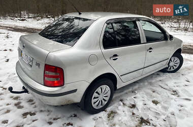 Седан Skoda Fabia 2003 в 