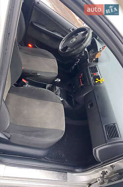 Седан Skoda Fabia 2003 в 