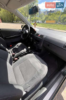 Седан Skoda Fabia 2003 в 