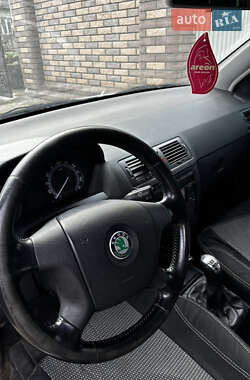 Хэтчбек Skoda Fabia 2005 в Черновцах