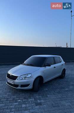 Хетчбек Skoda Fabia 2011 в 