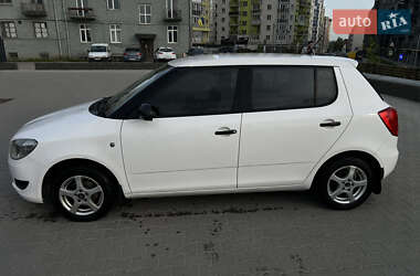 Хэтчбек Skoda Fabia 2014 в 