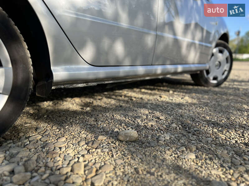 Хетчбек Skoda Fabia 2002 в Долині