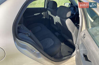 Седан Skoda Fabia 2004 в 