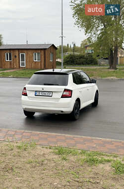 Хэтчбек Skoda Fabia 2015 в 