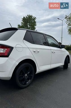 Хэтчбек Skoda Fabia 2015 в 