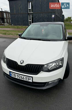 Хэтчбек Skoda Fabia 2015 в 