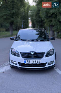 Хэтчбек Skoda Fabia 2012 в 