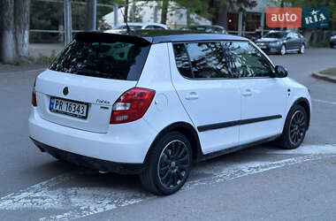 Хэтчбек Skoda Fabia 2012 в 