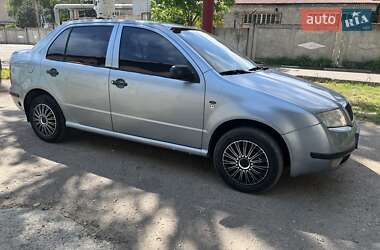 Седан Skoda Fabia 2001 в Запорожье