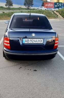 Седан Skoda Fabia 2002 в 
