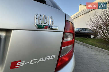 Хэтчбек Skoda Fabia 2004 в Киеве