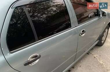 Седан Skoda Fabia 2006 в 