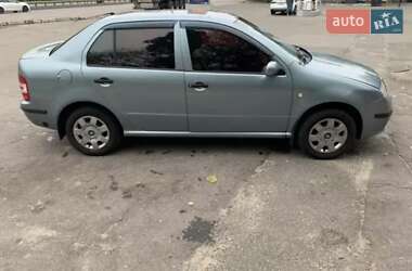 Седан Skoda Fabia 2006 в 