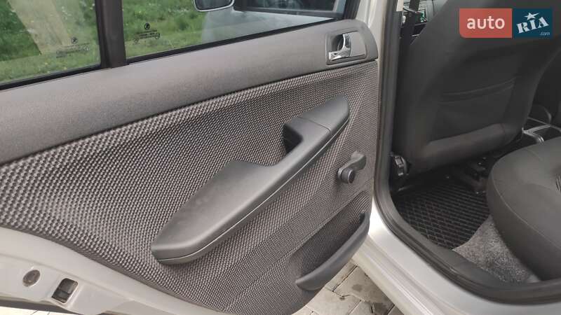 Хетчбек Skoda Fabia 2006 в Дрогобичі