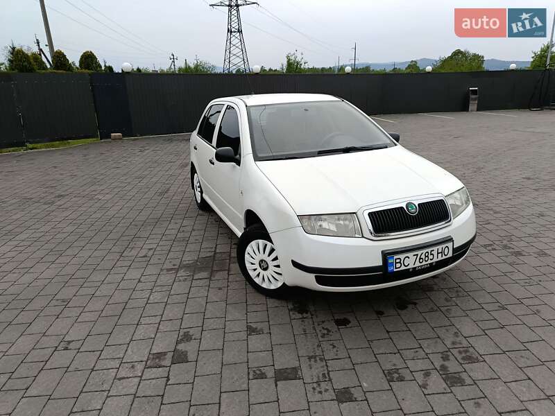 Хетчбек Skoda Fabia 2002 в 