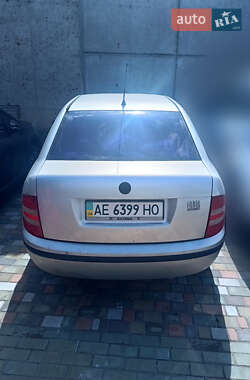 Седан Skoda Fabia 2006 в 