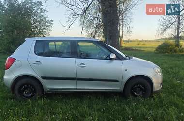 Хэтчбек Skoda Fabia 2008 в 