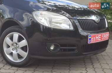 Хетчбек Skoda Fabia 2009 в 