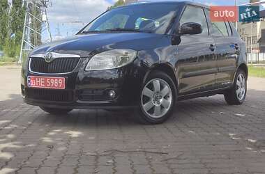 Хетчбек Skoda Fabia 2009 в 