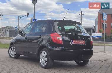 Хетчбек Skoda Fabia 2009 в 