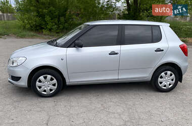 Хетчбек Skoda Fabia 2011 в 