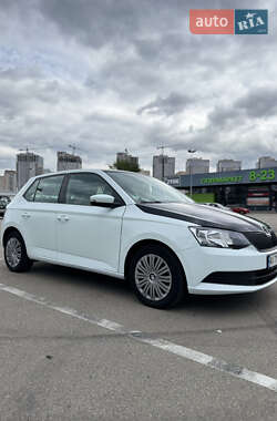 Хетчбек Skoda Fabia 2015 в 