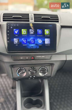 Хетчбек Skoda Fabia 2015 в 