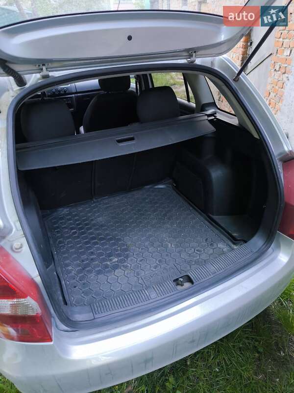 Универсал Skoda Fabia 2009 в Чернигове