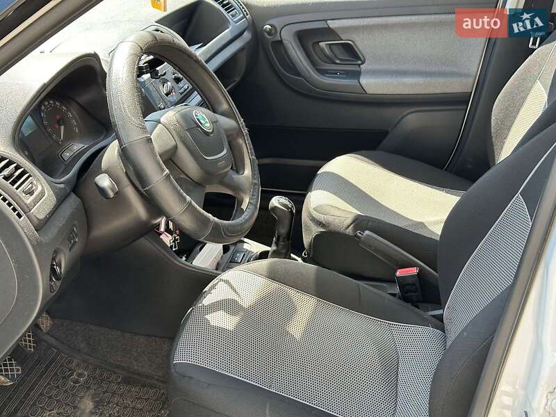 Хэтчбек Skoda Fabia 2011 в Одессе