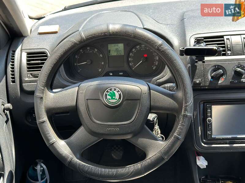 Хэтчбек Skoda Fabia 2011 в Одессе