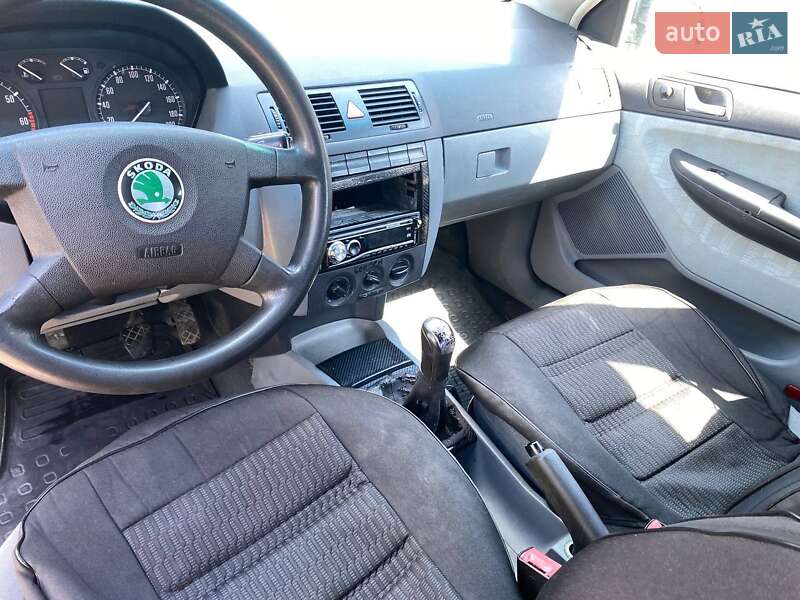 Хэтчбек Skoda Fabia 2001 в Черновцах