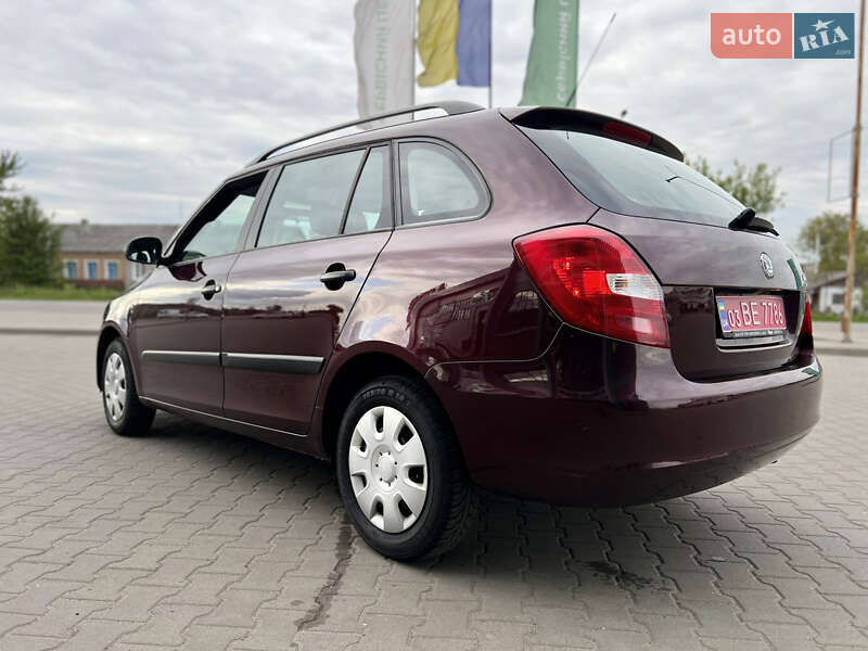 Універсал Skoda Fabia 2010 в Нововолинську
