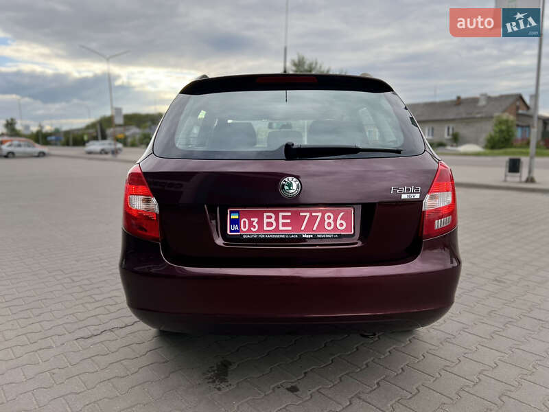 Універсал Skoda Fabia 2010 в Нововолинську