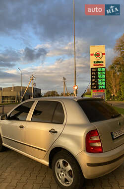 Хетчбек Skoda Fabia 2004 в 