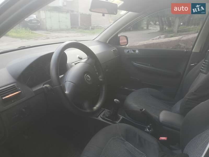 Седан Skoda Fabia 2006 в Кривом Роге