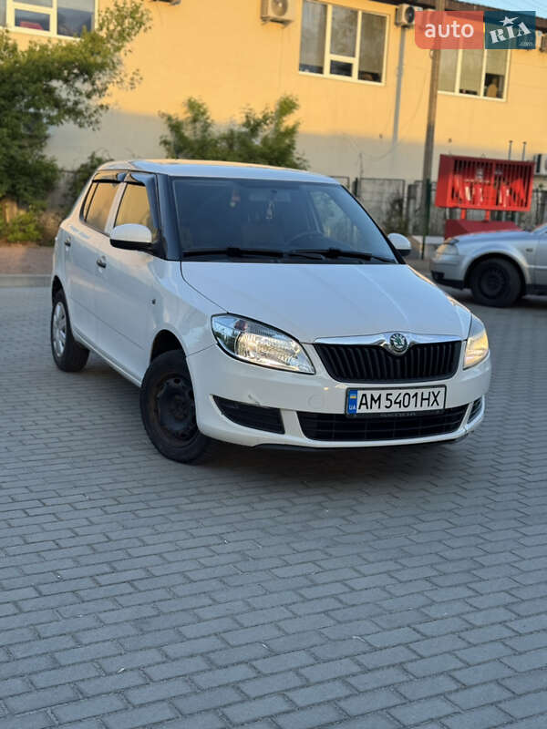 Хетчбек Skoda Fabia 2011 в 