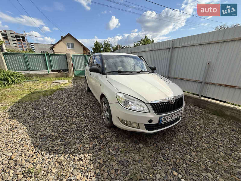 Хетчбек Skoda Fabia 2014 в Ужгороді