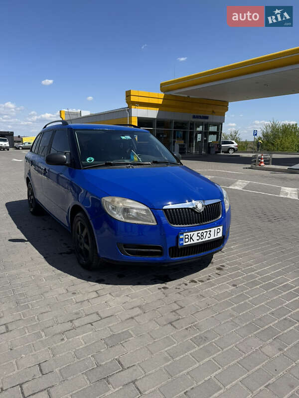 Універсал Skoda Fabia 2009 в Рівному
