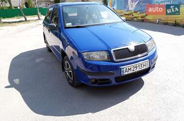 Хэтчбек Skoda Fabia 2004 в Звягеле