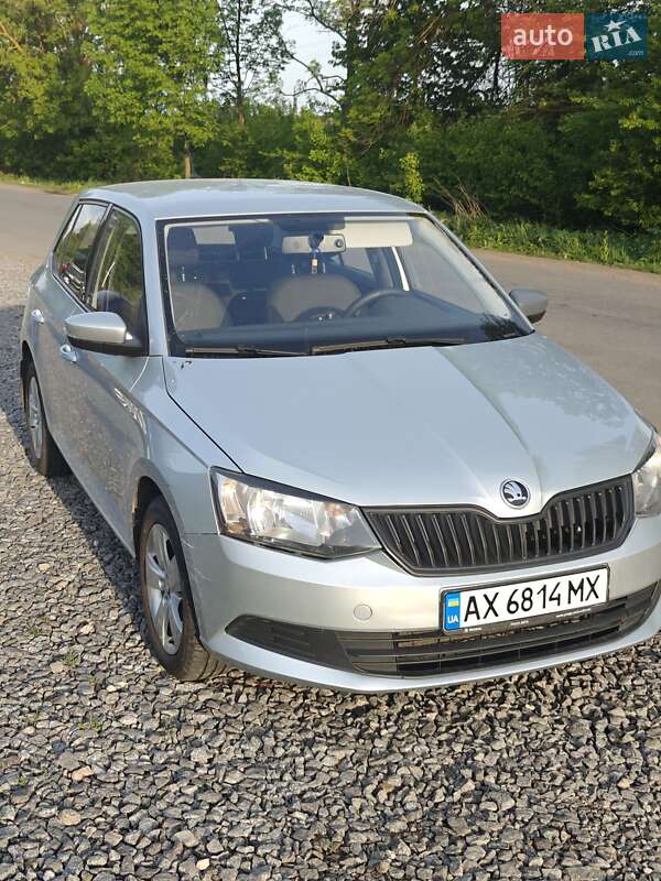 Хэтчбек Skoda Fabia 2015 в Киеве